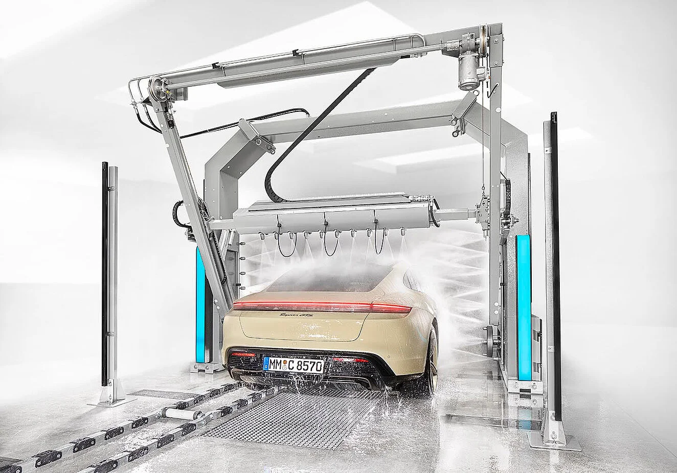 Automatic high pressure pre wash system